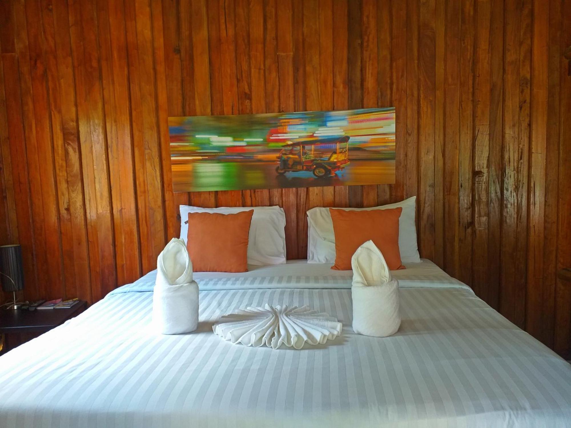 The Ford SunSet Beach Resort Wok Tum Exterior foto