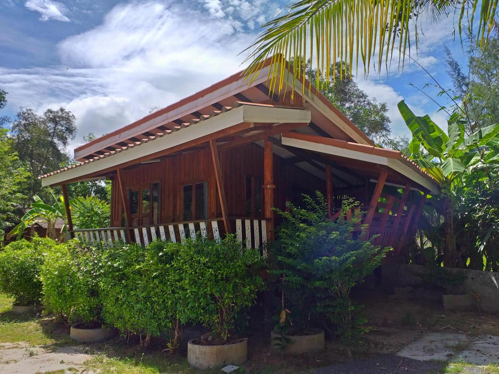 The Ford SunSet Beach Resort Wok Tum Exterior foto