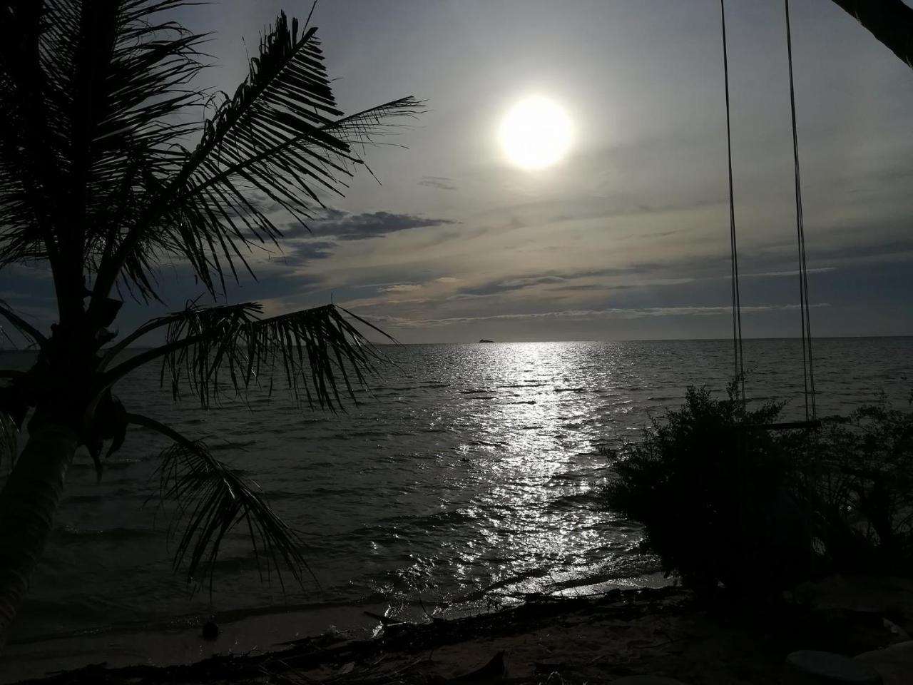 The Ford SunSet Beach Resort Wok Tum Exterior foto