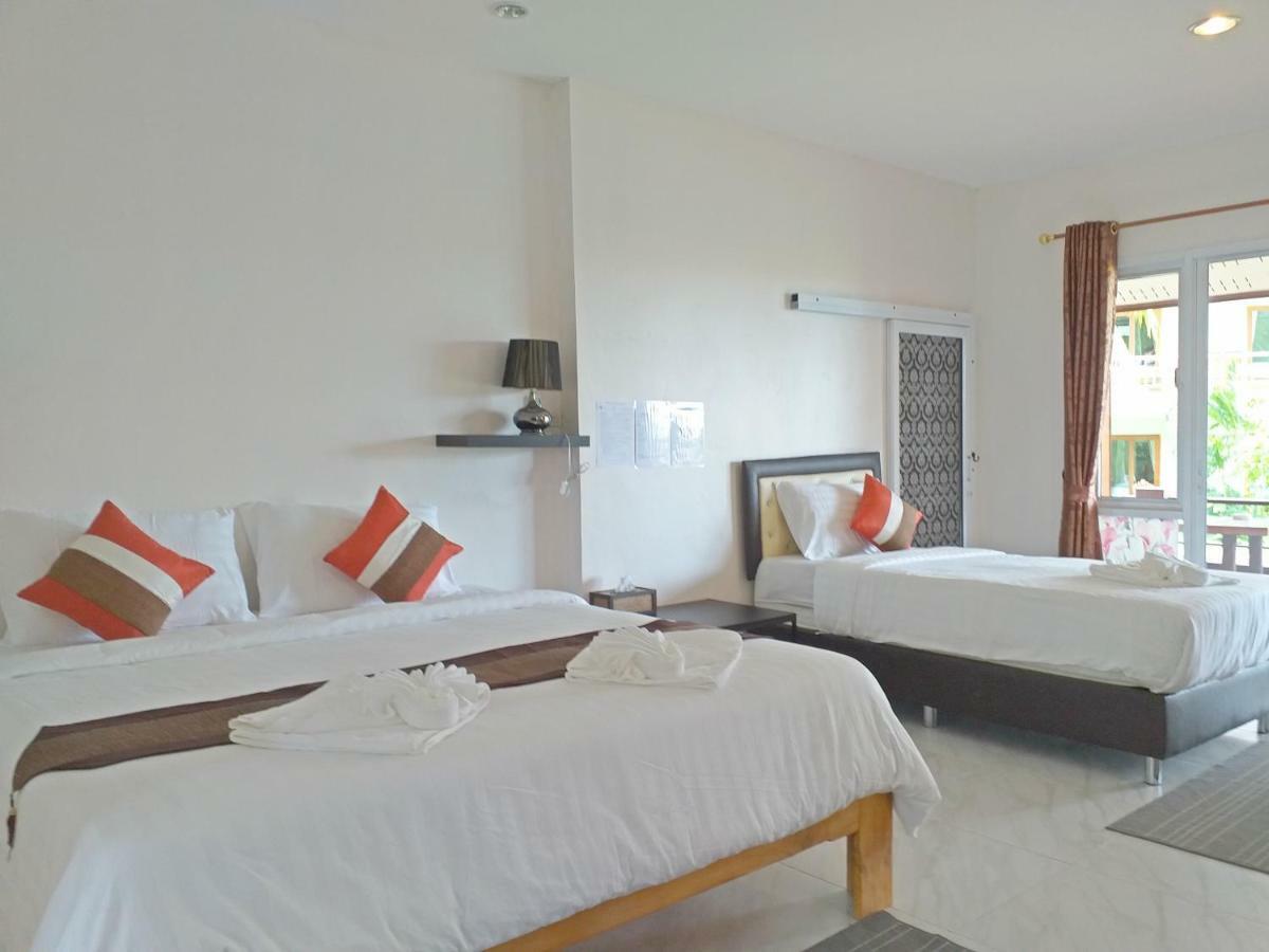 The Ford SunSet Beach Resort Wok Tum Exterior foto