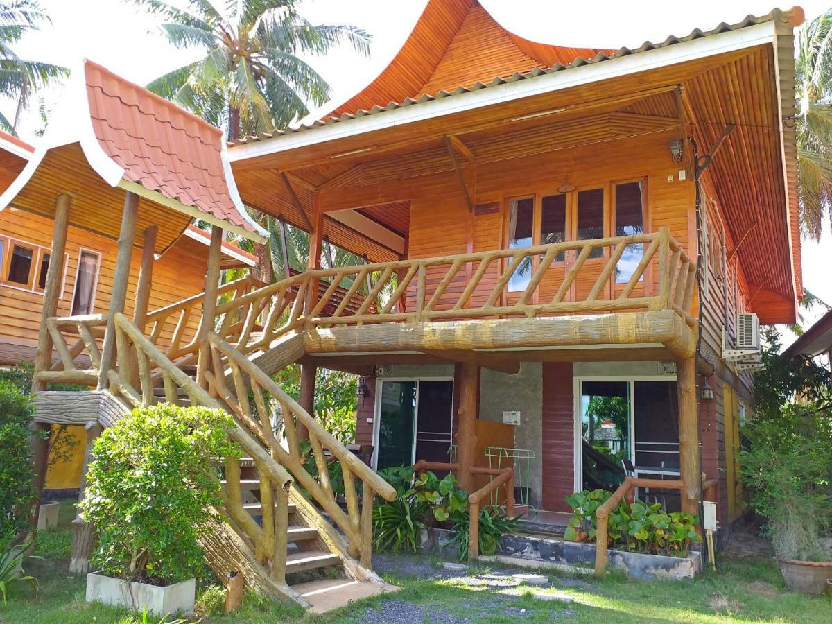 The Ford SunSet Beach Resort Wok Tum Exterior foto