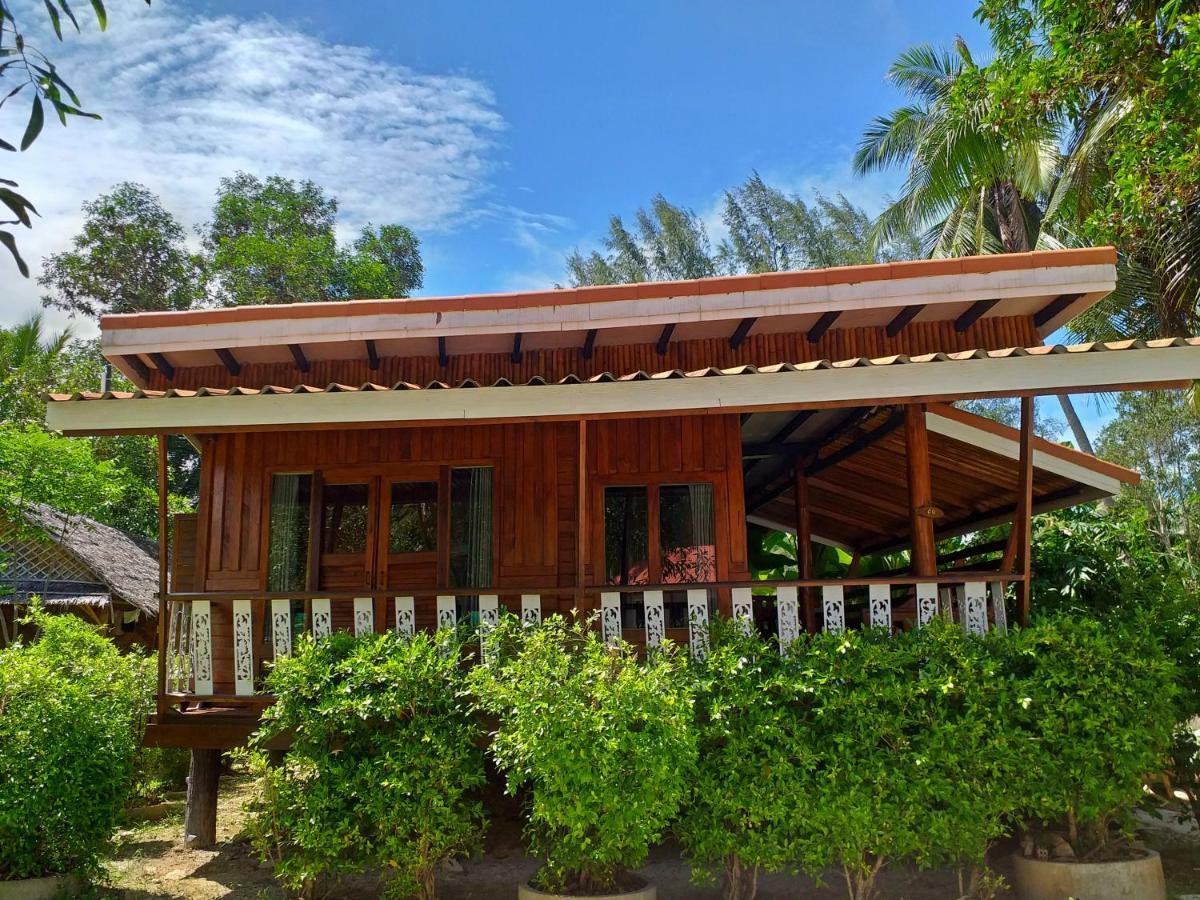 The Ford SunSet Beach Resort Wok Tum Exterior foto