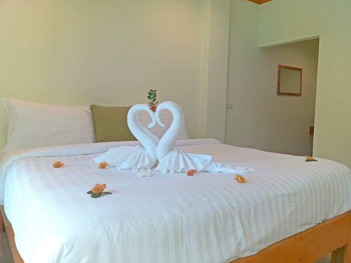 The Ford SunSet Beach Resort Wok Tum Exterior foto